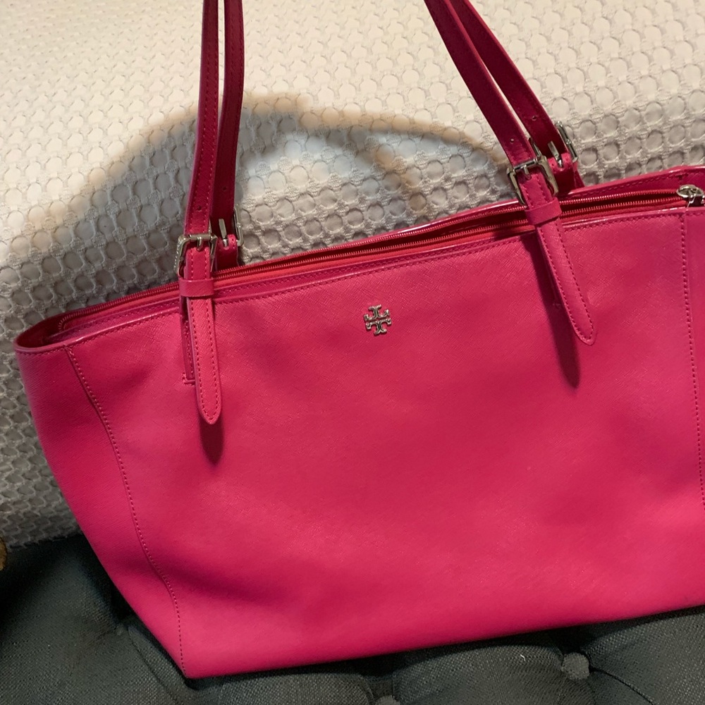 Tori Burch tote